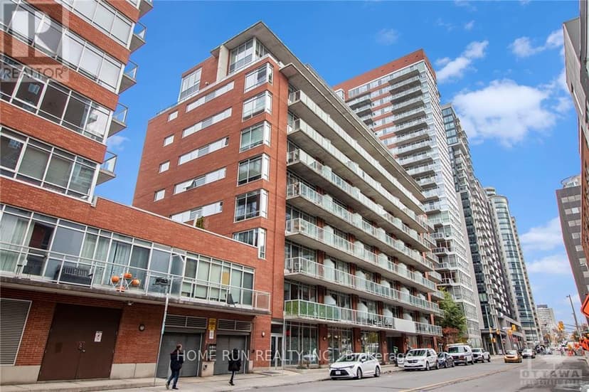https://ddfcdn.realtor.ca/listing/TS638682534870030000/reb76/highres/2/x10419262_1.jpg