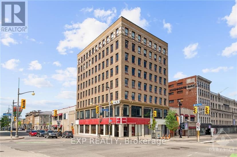 https://ddfcdn.realtor.ca/listing/TS638682536697000000/reb76/highres/6/x9515816_1.jpg