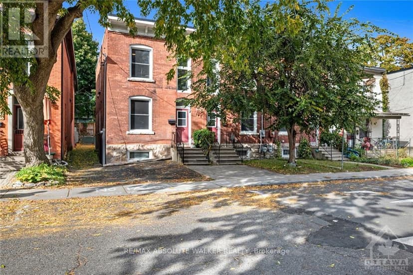 https://ddfcdn.realtor.ca/listing/TS638682540398430000/reb76/highres/3/x9523213_1.jpg