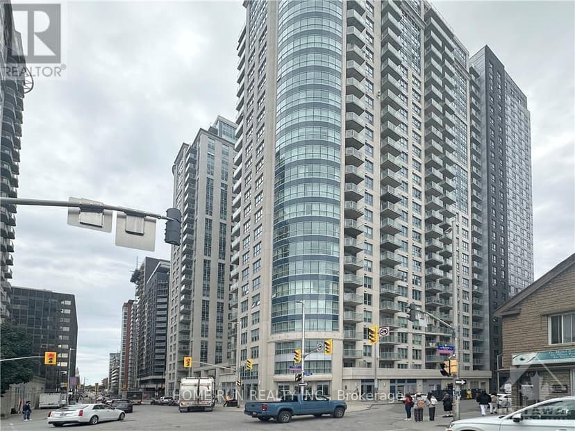 https://ddfcdn.realtor.ca/listing/TS638695166350300000/reb76/highres/0/x9518330_1.jpg