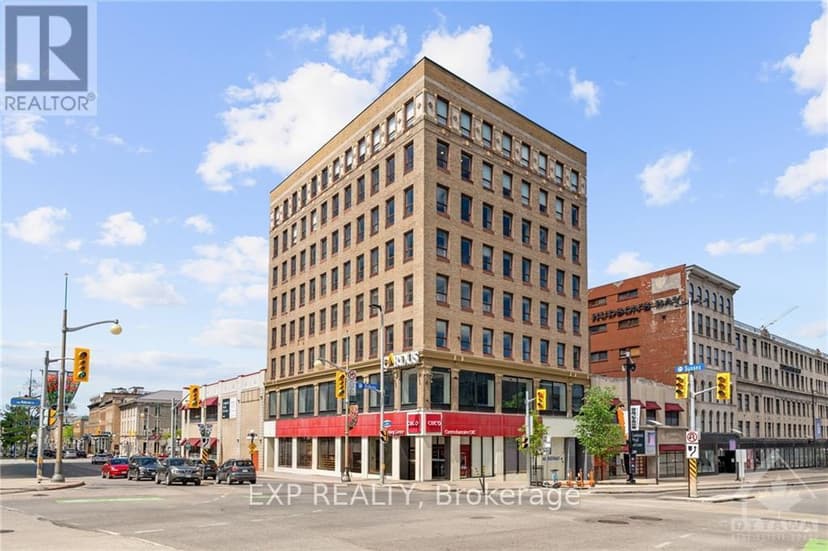 https://ddfcdn.realtor.ca/listing/TS638701944088430000/reb76/highres/0/x9515820_1.jpg
