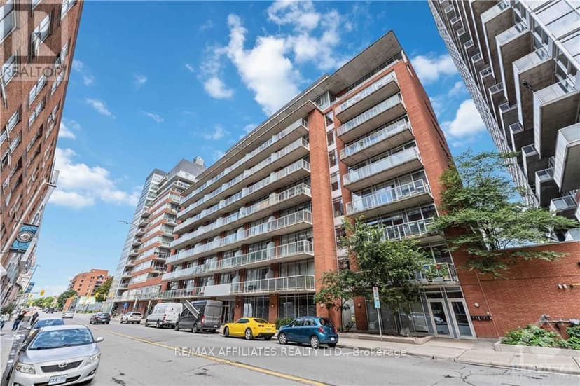 https://ddfcdn.realtor.ca/listing/TS638701944256500000/reb76/highres/9/x9517299_1.jpg