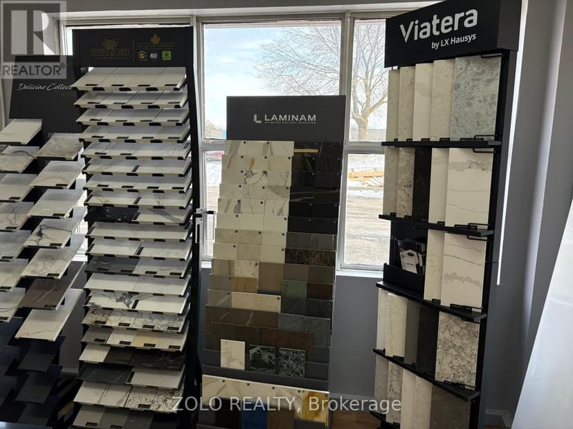 https://ddfcdn.realtor.ca/listing/TS638719303220570000/reb76/highres/7/x11912877_20.jpg