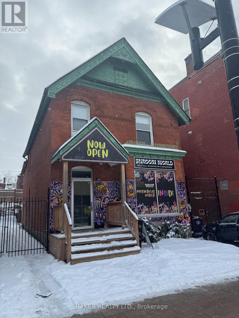 https://ddfcdn.realtor.ca/listing/TS638725356206670000/reb76/highres/9/x11923719_1.jpg