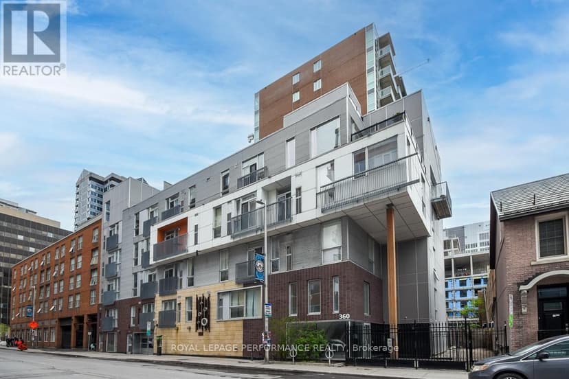 https://ddfcdn.realtor.ca/listing/TS638725514059630000/reb76/highres/4/x11925264_1.jpg