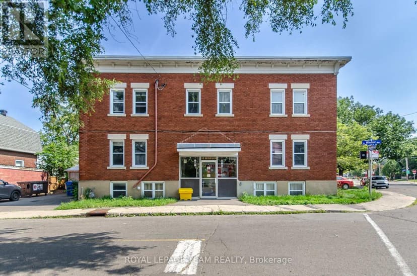 https://ddfcdn.realtor.ca/listing/TS638735845686530000/reb76/highres/7/x11942267_1.jpg