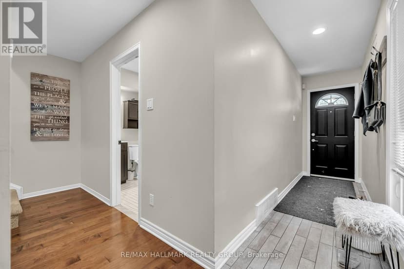 https://ddfcdn.realtor.ca/listing/TS638738365951730000/reb76/highres/3/x11947193_5.jpg