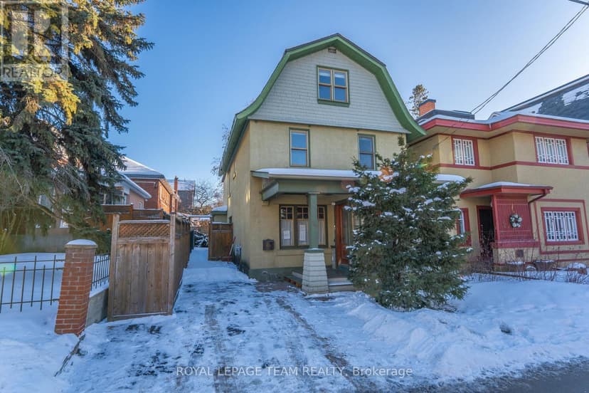 https://ddfcdn.realtor.ca/listing/TS638741915936770000/reb76/highres/4/x11949394_1.jpg