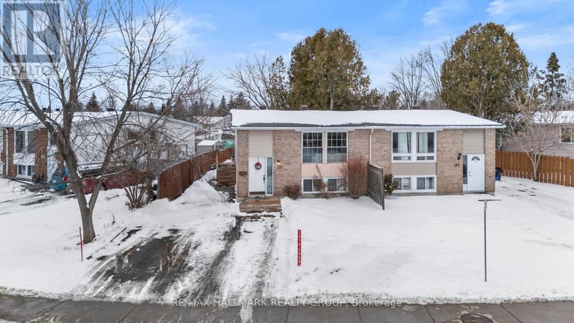 https://ddfcdn.realtor.ca/listing/TS638744252229230000/reb76/highres/9/x11951519_1.jpg
