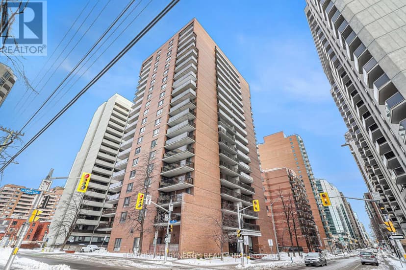 https://ddfcdn.realtor.ca/listing/TS638748806198970000/reb76/highres/6/x11967886_1.jpg