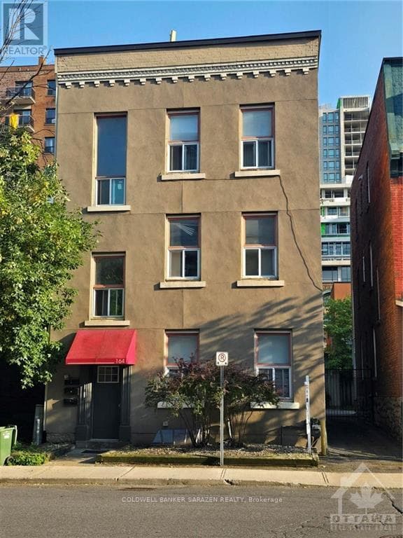 https://ddfcdn.realtor.ca/listing/TS638749639107930000/reb76/highres/2/x10419682_2.jpg
