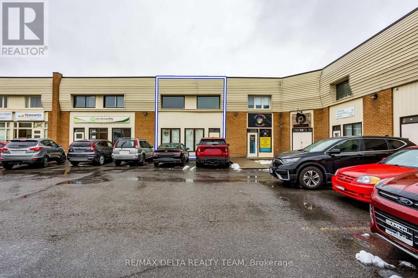 https://ddfcdn.realtor.ca/listing/TS638753917572000000/reb76/highres/0/x11975320_1.jpg