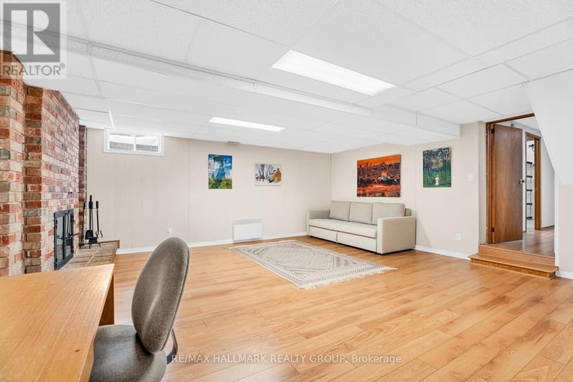 https://ddfcdn.realtor.ca/listing/TS638760955461530000/reb76/highres/6/x11987856_35.jpg