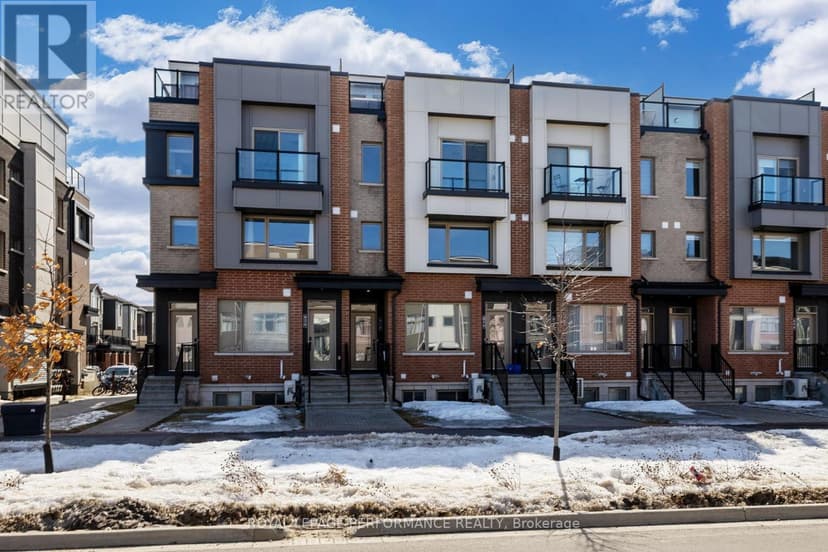 https://ddfcdn.realtor.ca/listing/TS638780557885130000/reb76/highres/9/x12030649_1.jpg