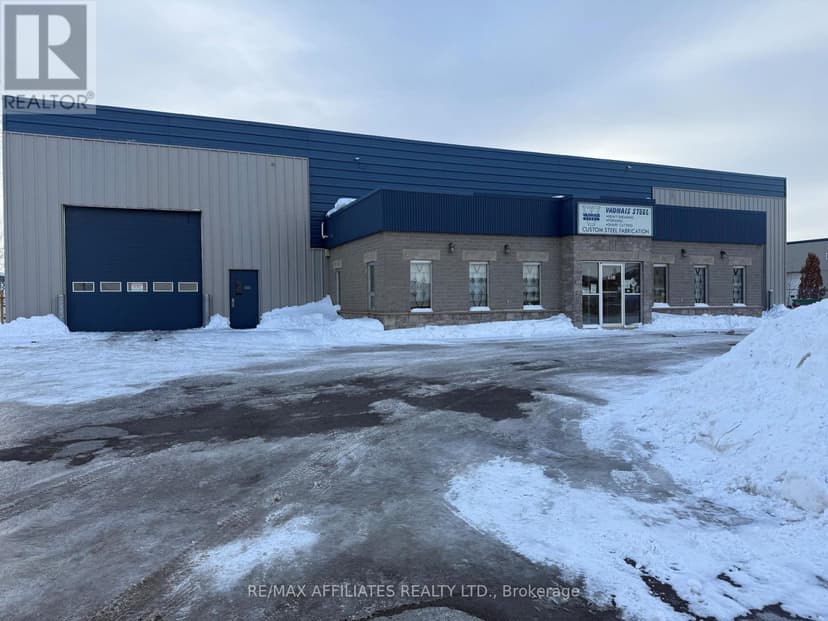 https://ddfcdn.realtor.ca/listing/TS638781583766630000/reb76/highres/9/x12034389_1.jpg