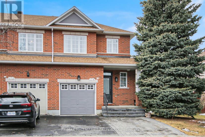 https://ddfcdn.realtor.ca/listing/TS638785867805370000/reb76/highres/9/x12042629_1.jpg