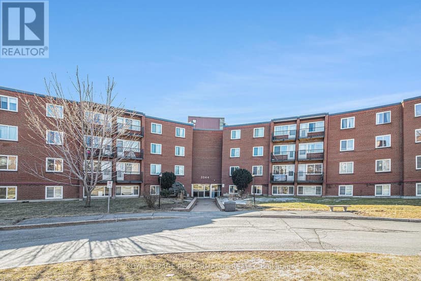 https://ddfcdn.realtor.ca/listing/TS638798779942470000/reb76/highres/4/x12073974_1.jpg