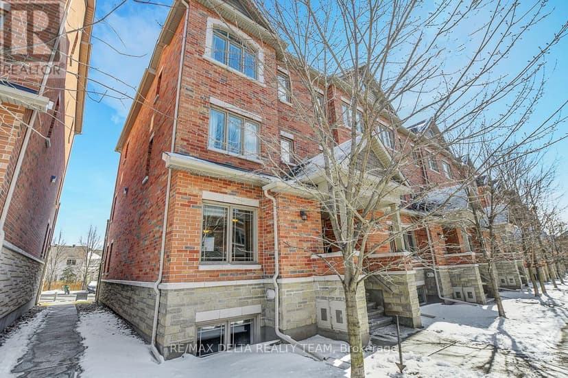 https://ddfcdn.realtor.ca/listing/TS638799571710000000/reb76/highres/7/x12076657_1.jpg
