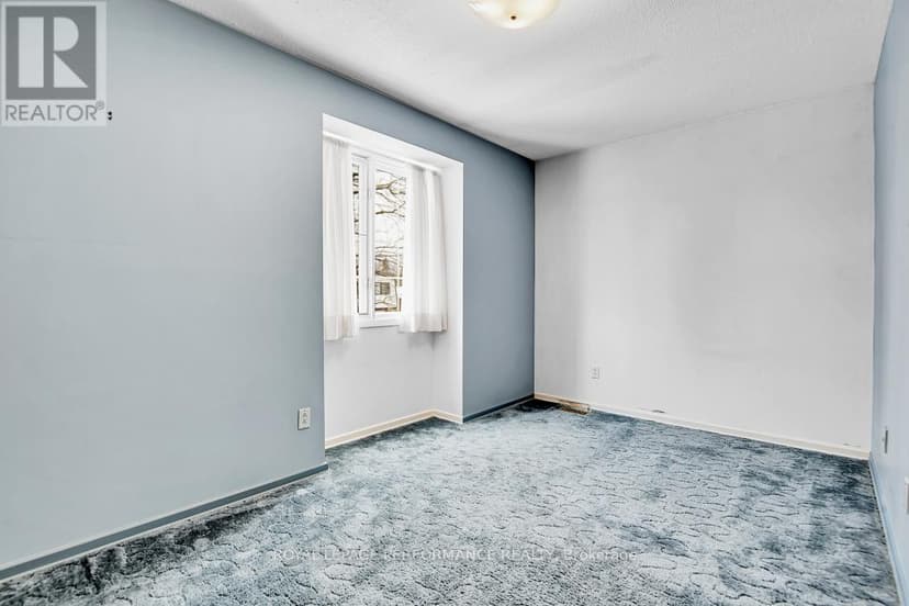 https://ddfcdn.realtor.ca/listing/TS638816279518600000/reb76/highres/6/x12018386_23.jpg