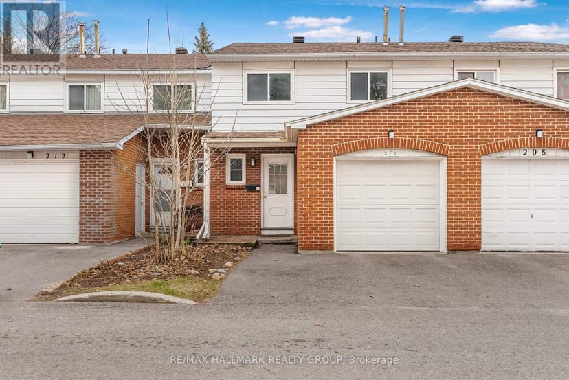 https://ddfcdn.realtor.ca/listing/TS638821403797500000/reb76/highres/0/x12101510_1.jpg