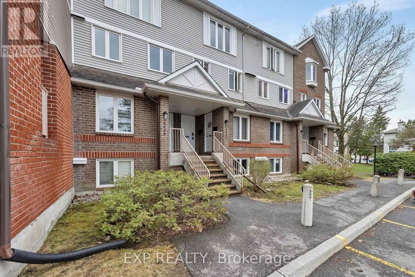 https://ddfcdn.realtor.ca/listing/TS638823401570800000/reb76/highres/4/x12125104_1.jpg