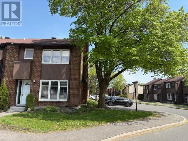 https://ddfcdn.realtor.ca/listing/TS638829029541430000/reb76/highres/5/x12014035_1.jpg