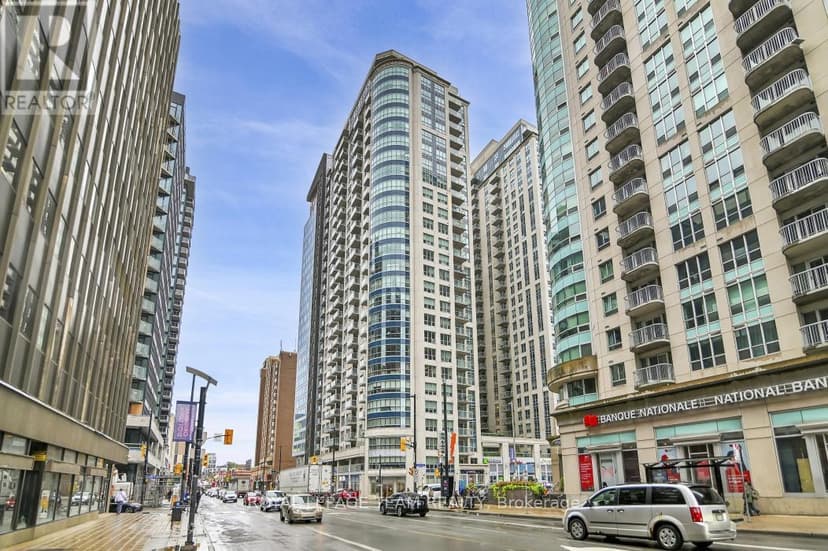 https://ddfcdn.realtor.ca/listing/TS638829235356070000/reb76/highres/7/x11947737_1.jpg